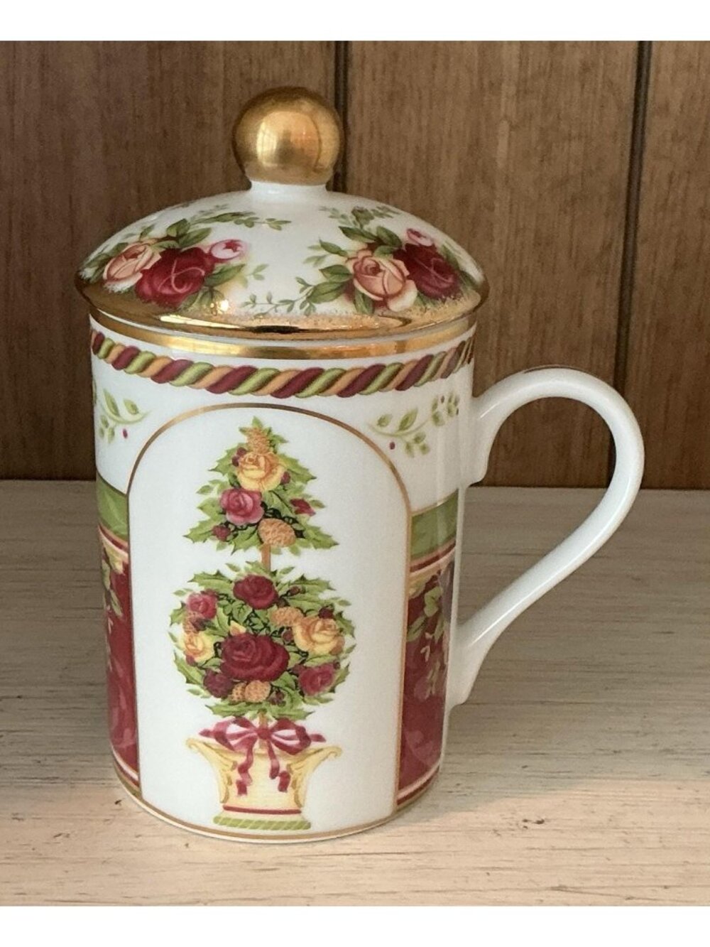 Royal Albert Old Country Roses Seasons of Colour Topiary Lidded Mug Gold